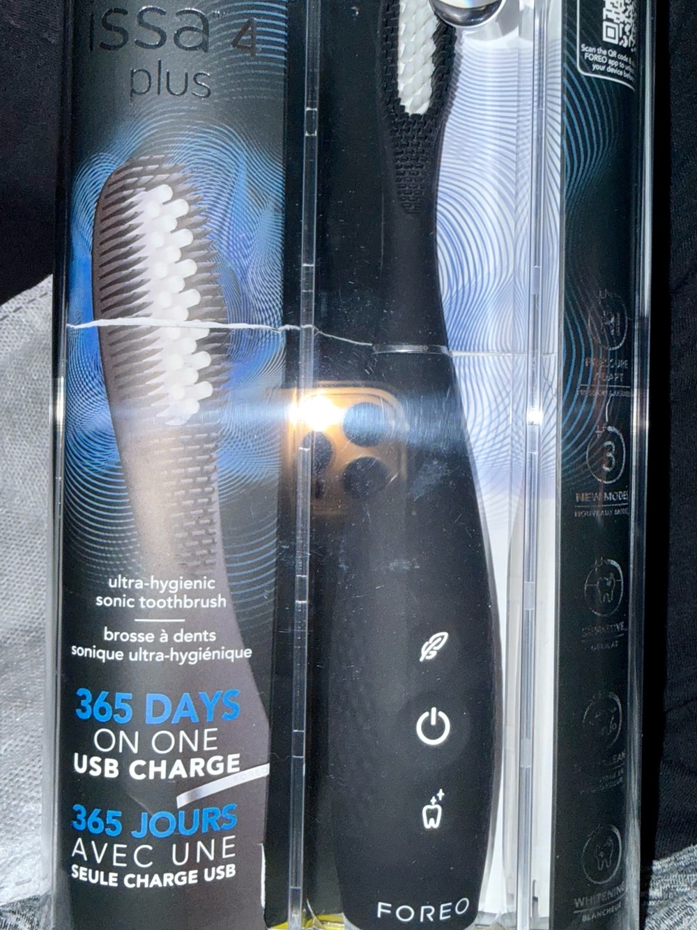 FOREO Issa 4 Plus Smart Sonic Toothbrush - Picture 8 of 9